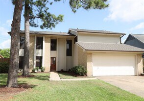 10819 Sagerock Dr in Houston, TX - Building Photo