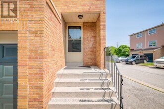2830 Midland Ave in Toronto, ON - Building Photo - Building Photo
