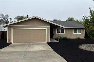 5200 Roseana Ct in Fair Oaks, CA - Building Photo