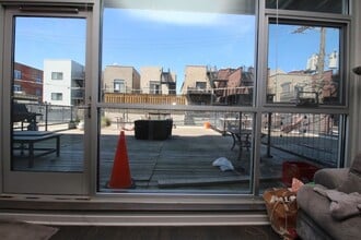 1540 W Fullerton Ave, Unit 207 in Chicago, IL - Building Photo - Building Photo