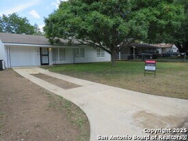 419 Anton Dr in San Antonio, TX - Building Photo
