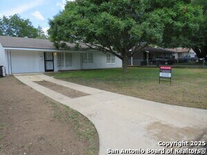 419 Anton Dr in San Antonio, TX - Building Photo