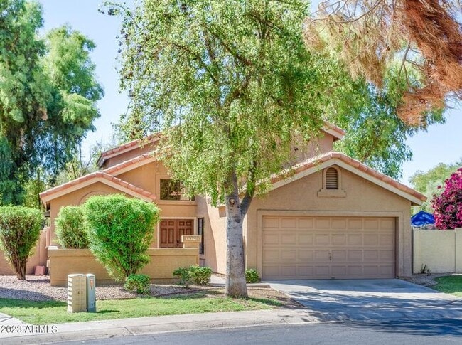 property at 8890 S Grandview Dr