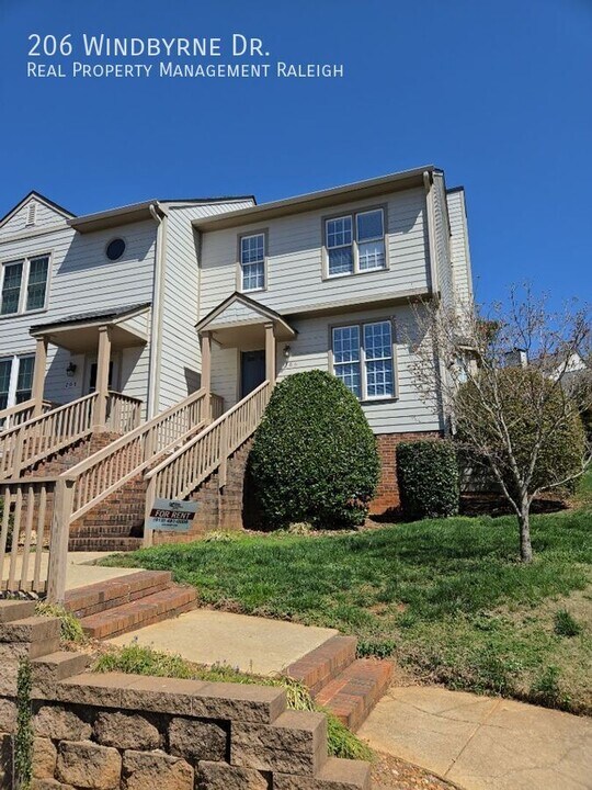 206 Windbyrne Dr in Cary, NC - Building Photo