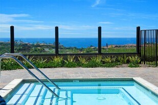 56 Corniche Dr in Dana Point, CA - Building Photo