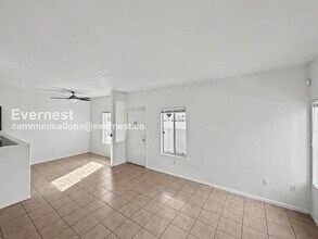 5922 W Vegas Dr in Las Vegas, NV - Building Photo - Building Photo
