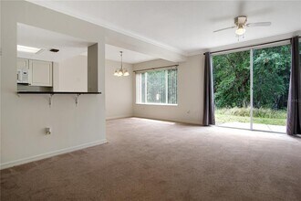 2326 Fan Palm Dr in Davenport, FL - Building Photo - Building Photo