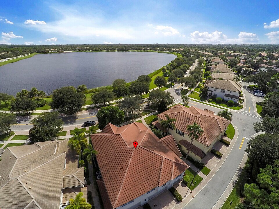 199 Evergrene Pkwy in Palm Beach Gardens, FL - Building Photo