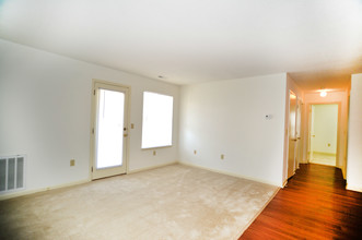 Pilot House Apartments - Tax Credit in Newport News, VA - Building Photo - Building Photo