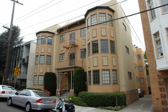 438 Lee St in Oakland, CA - Building Photo - Building Photo