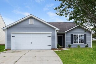 936 Clover Gap Dr in Charlotte, NC - Building Photo
