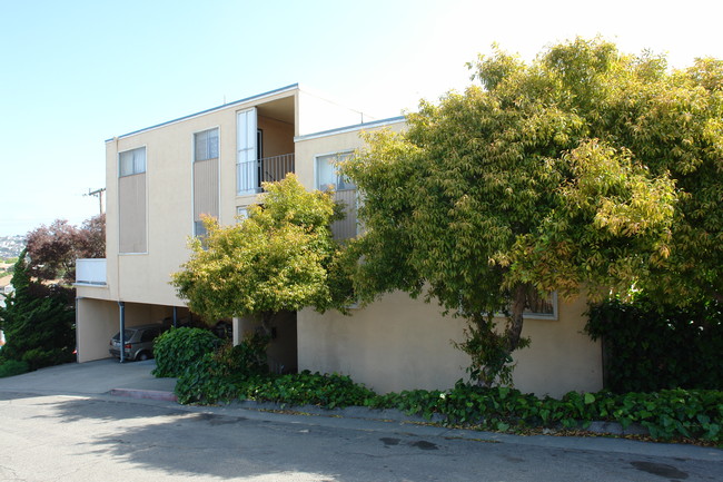 6010 Wenk Ave in Richmond, CA - Foto de edificio - Building Photo