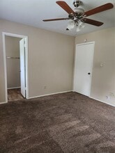 205 N Forest Dr in Willis, TX - Building Photo - Building Photo