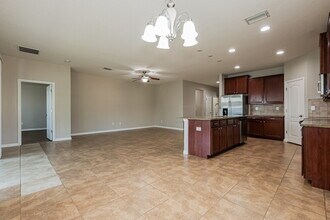 402 Blakely Ct in Ruskin, FL - Building Photo - Building Photo