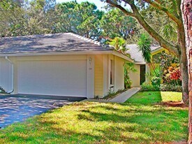 231 Southampton Ln in Venice, FL - Building Photo