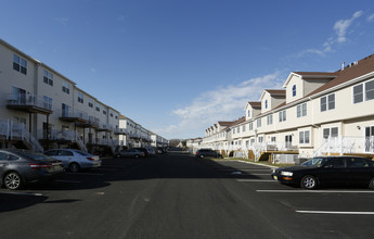 68 Sanztown Rd in Lakewood, NJ - Foto de edificio - Building Photo