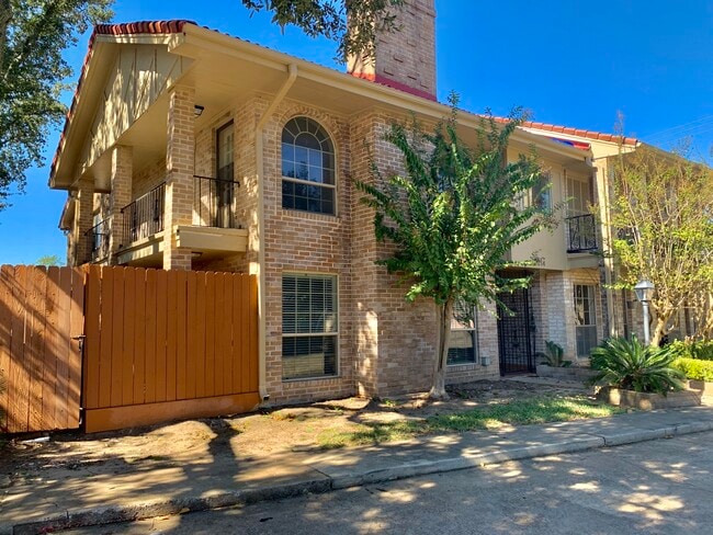 property at 3214 Continental Dr