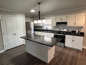 606 Infinity Rd in Durham, NC - Building Photo - Building Photo