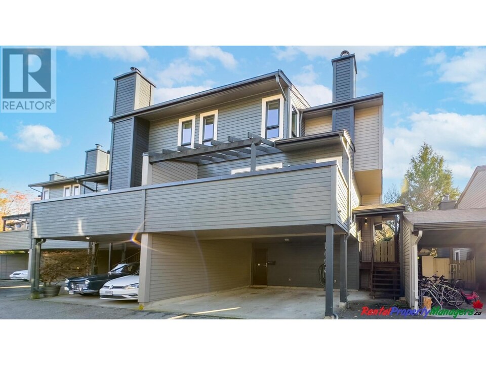 7326 Elk Valley Pl in Vancouver, BC - Building Photo