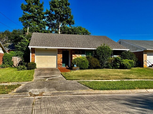 2716 Gallinghouse St in New Orleans, LA - Foto de edificio - Building Photo