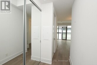 50 Charles St E in Toronto, ON - Building Photo - Building Photo