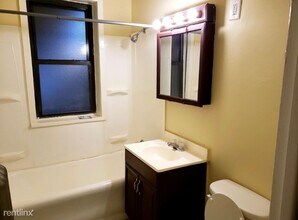 6957 S Eggleston Ave in Chicago, IL - Building Photo - Building Photo