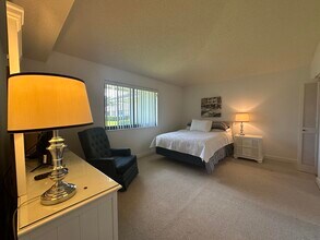 305 Club Dr in Palm Beach Gardens, FL - Building Photo - Building Photo