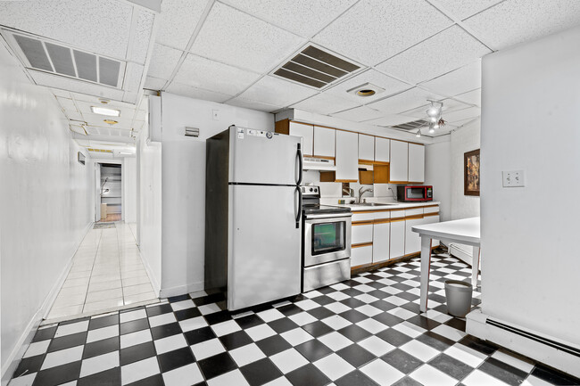 property at 306 Commonwealth Ave