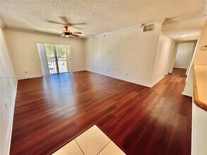 9905 Westwood Dr in Tamarac, FL - Building Photo - Building Photo