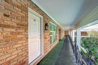 5333 Richmond Ave. in Houston, TX - Building Photo - Building Photo