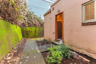 1328 NE 68th Ave in Portland, OR - Building Photo - Building Photo
