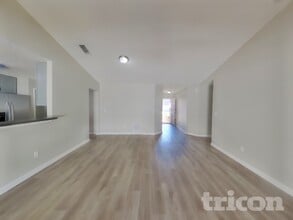 6669 Southern Oaks Dr in Jacksonville, FL - Building Photo - Building Photo