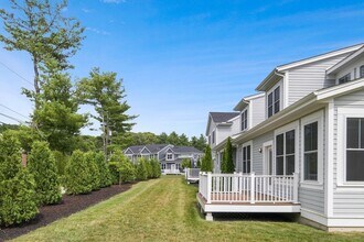 19 Lily Pond Ln in Lexington, MA - Building Photo - Building Photo