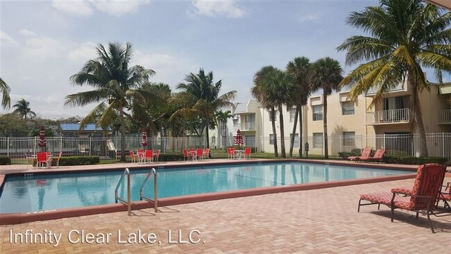 405 Executive Center Dr in West Palm Beach, FL - Building Photo - Building Photo