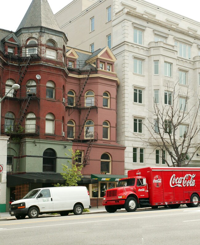 2517 Pennsylvania Ave NW in Washington, DC - Building Photo - Building Photo