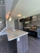 111 Bisset Ave in Brantford, ON - Building Photo - Building Photo