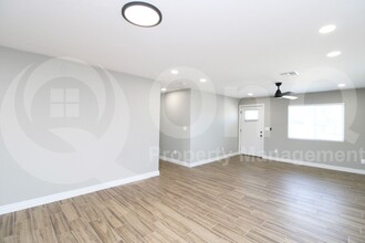 4001 E Apollo Rd in Phoenix, AZ - Building Photo - Building Photo