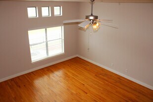 7650 Springhill St in Houston, TX - Building Photo