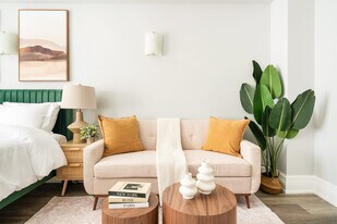 238 W 73rd St in New York, NY - Building Photo