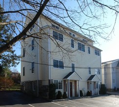 7 Wampus Ln in Riverside, CT - Building Photo - Building Photo