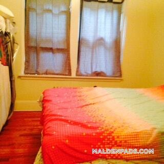 349 Pleasant St in Malden, MA - Building Photo