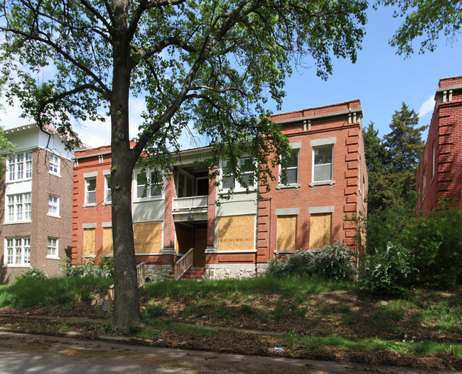 207-209 N Mersington Ave in Kansas City, MO - Foto de edificio - Building Photo