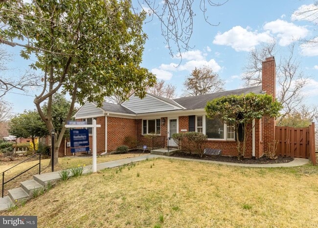 property at 2736 Stephenson Ln NW