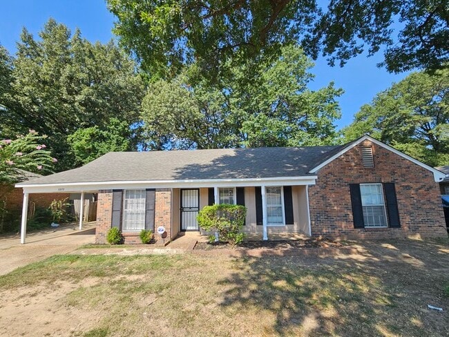 property at 3373 S Mendenhall Rd
