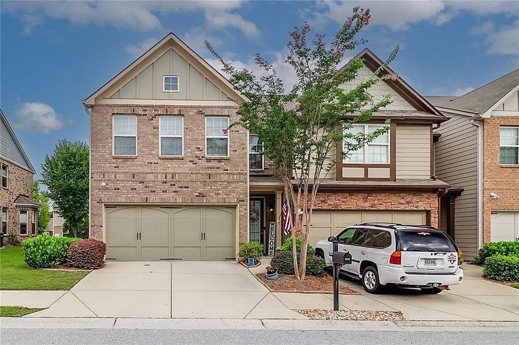 2344 Attewood Dr in Buford, GA - Building Photo