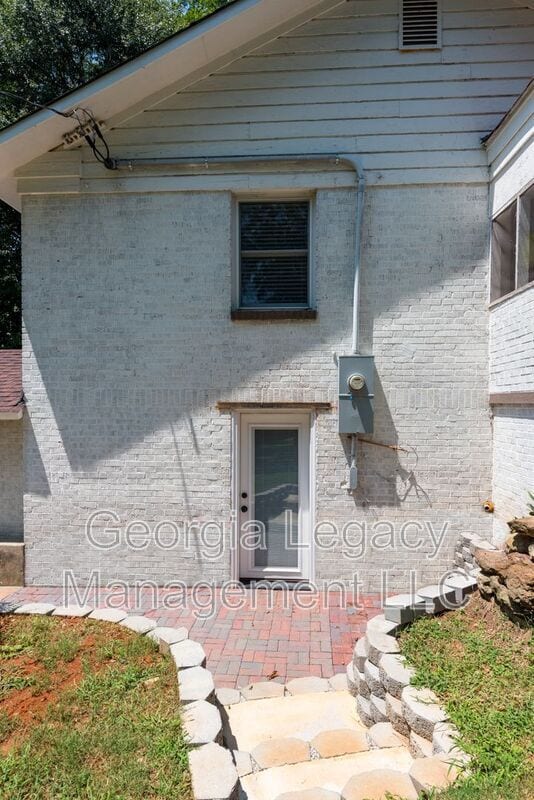 property at 2615 W Main St