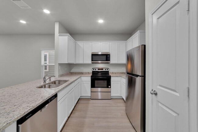 7356 Misty Ridge Dr-Unit -20 in Converse, TX - Building Photo - Building Photo