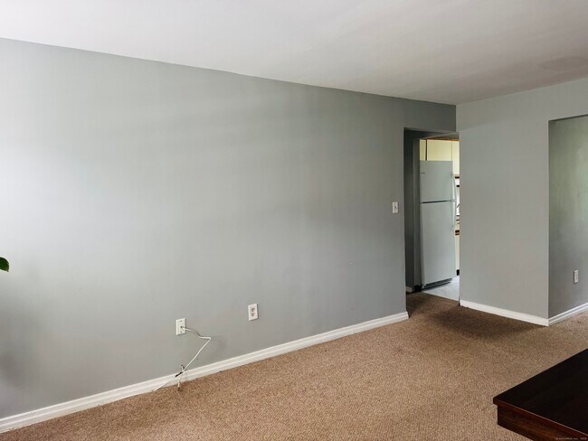 9 Clarmore Dr in Norwalk, CT - Building Photo - Building Photo