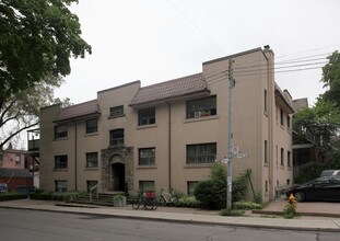 10 Mt Royal Ave in Toronto, ON - Building Photo - Building Photo