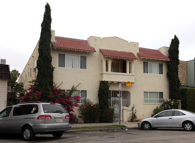 442 Cedar Ave in Long Beach, CA - Foto de edificio - Building Photo